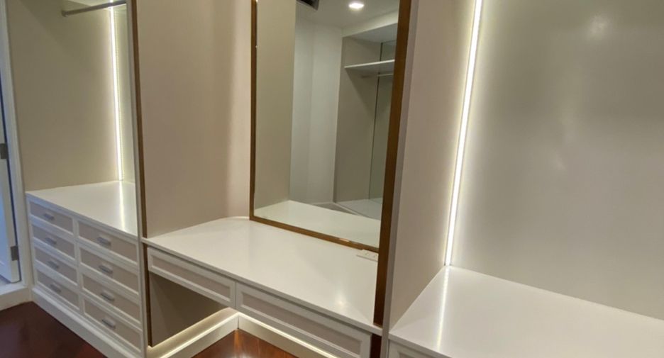 For rent and for sale 6 bedrooms condo in Watthana, Bangkok