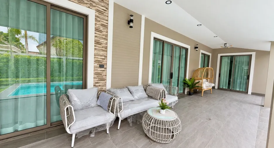 For sale 4 bedrooms villa in Bang Lamung, Chonburi