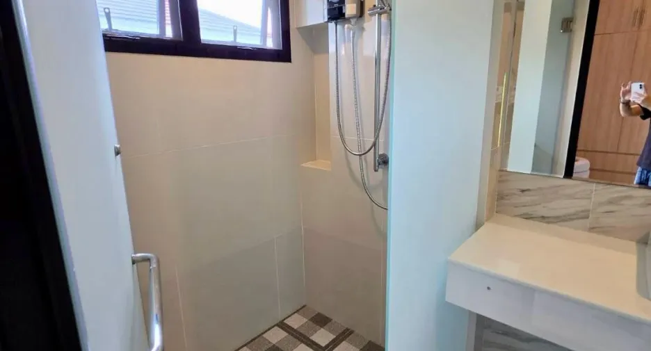 Haus zur Miete mit 3 Zimmer in Bang Lamung, Chonburi