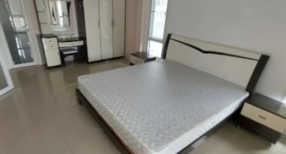Haus zur Miete mit 3 Zimmer in Bang Lamung, Chonburi
