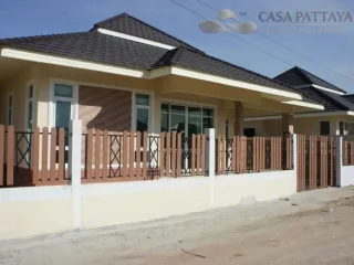 Haus zur Miete mit 3 Zimmer in Bang Lamung, Chonburi