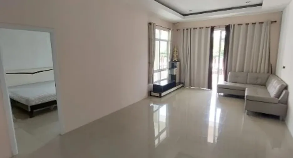 Haus zur Miete mit 3 Zimmer in Bang Lamung, Chonburi