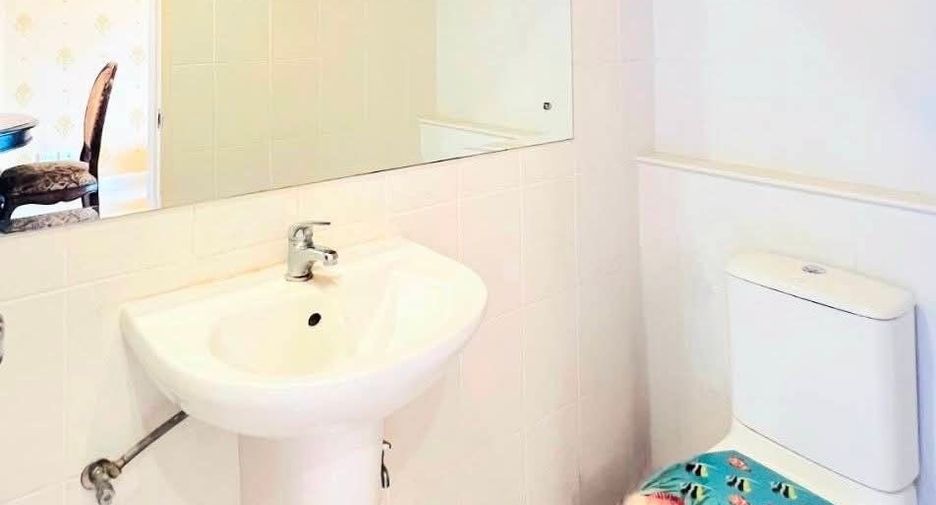 For rent 3 bedrooms townhouse in Bang Khen, Bangkok