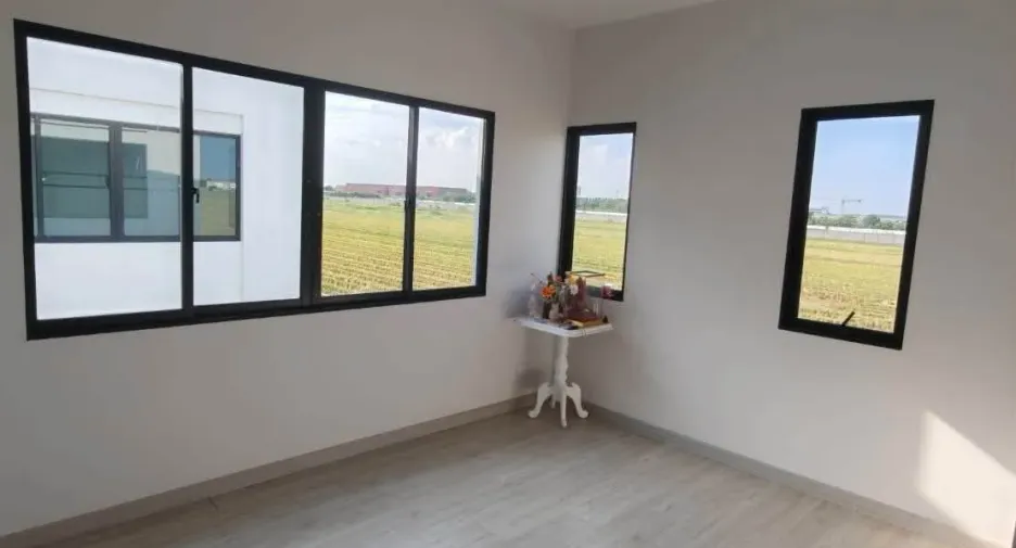 À vendre et à louer 3 chambres maison à Lam Luk Ka, Pathum Thani