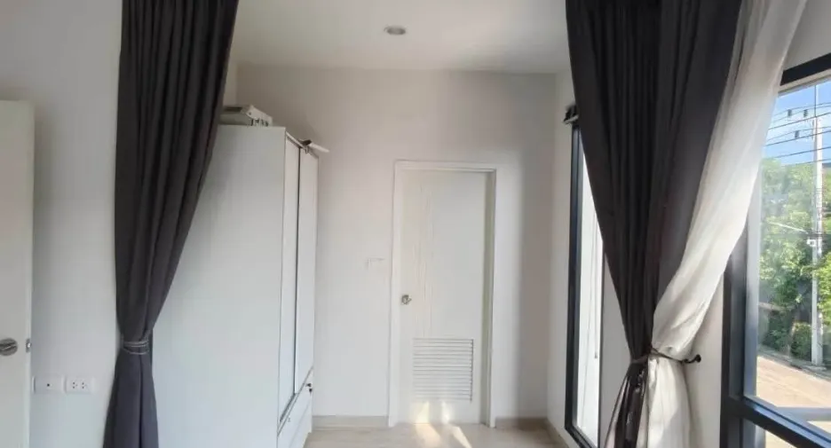 À vendre et à louer 3 chambres maison à Lam Luk Ka, Pathum Thani