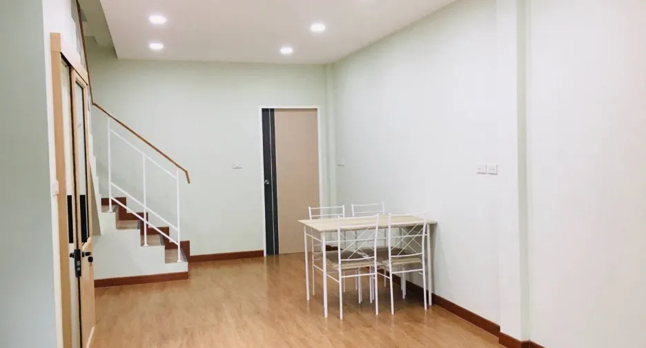 出租 2 卧室 联排别墅 在 Mueang Khon Kaen, Khon Kaen