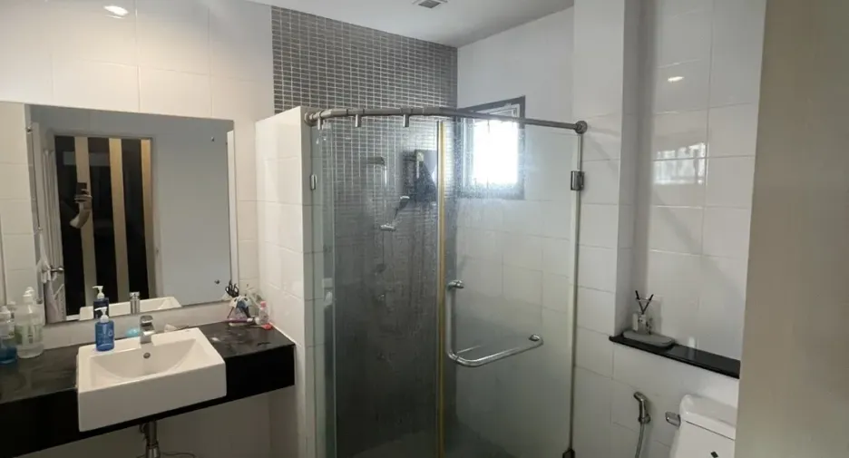 出售 3 卧室 独立屋 在 Mueang Nonthaburi, Nonthaburi