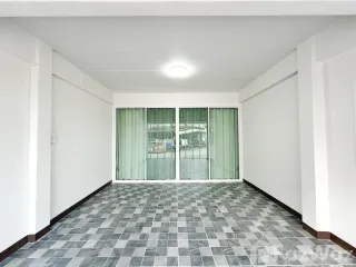 For sale 2 bedrooms townhouse in San Kamphaeng, Chiang Mai