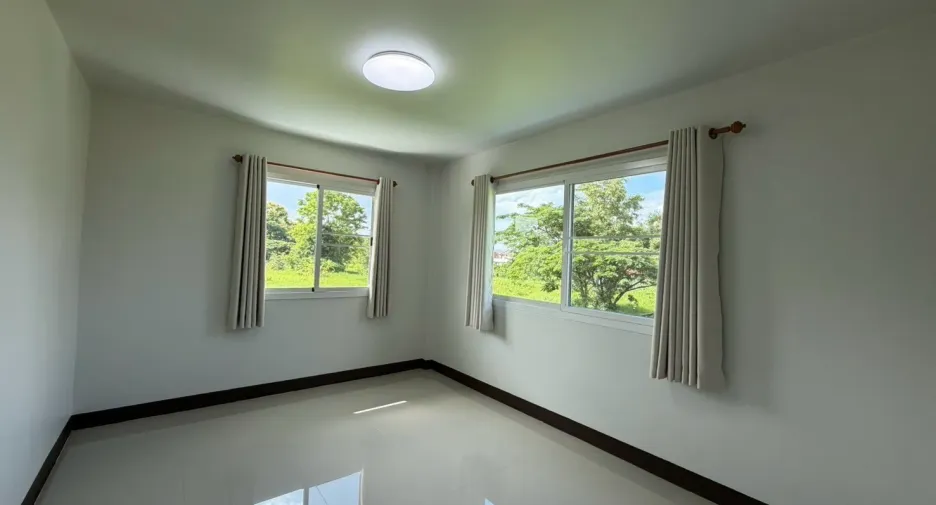 For sale 2 bedrooms townhouse in San Kamphaeng, Chiang Mai
