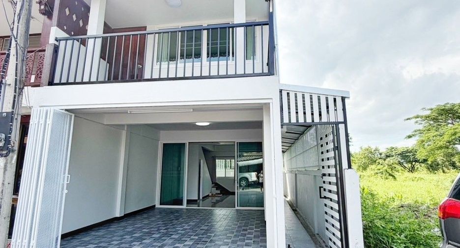 For sale 2 bedrooms townhouse in San Kamphaeng, Chiang Mai
