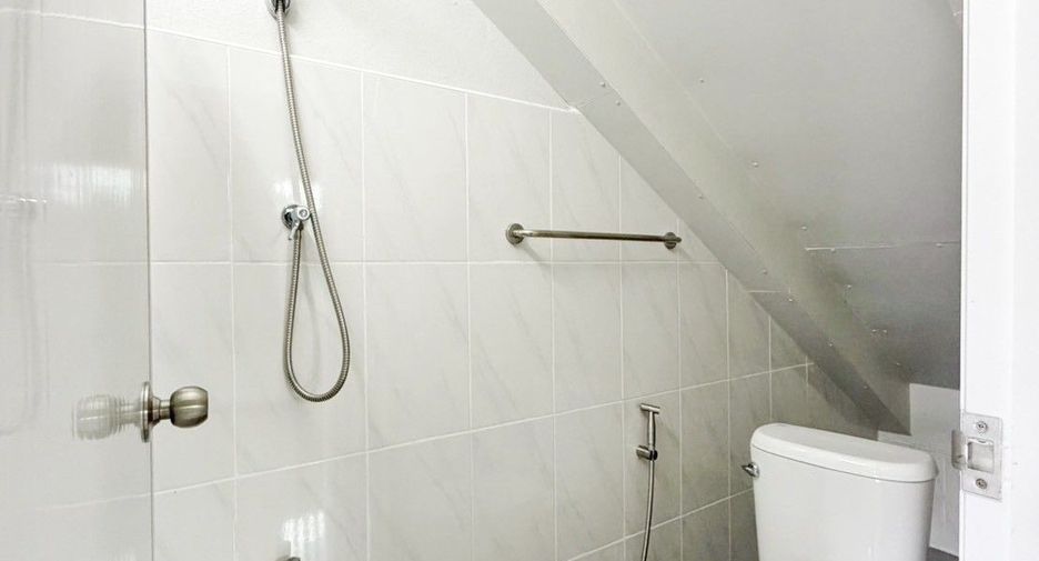 For sale 2 bedrooms townhouse in San Kamphaeng, Chiang Mai