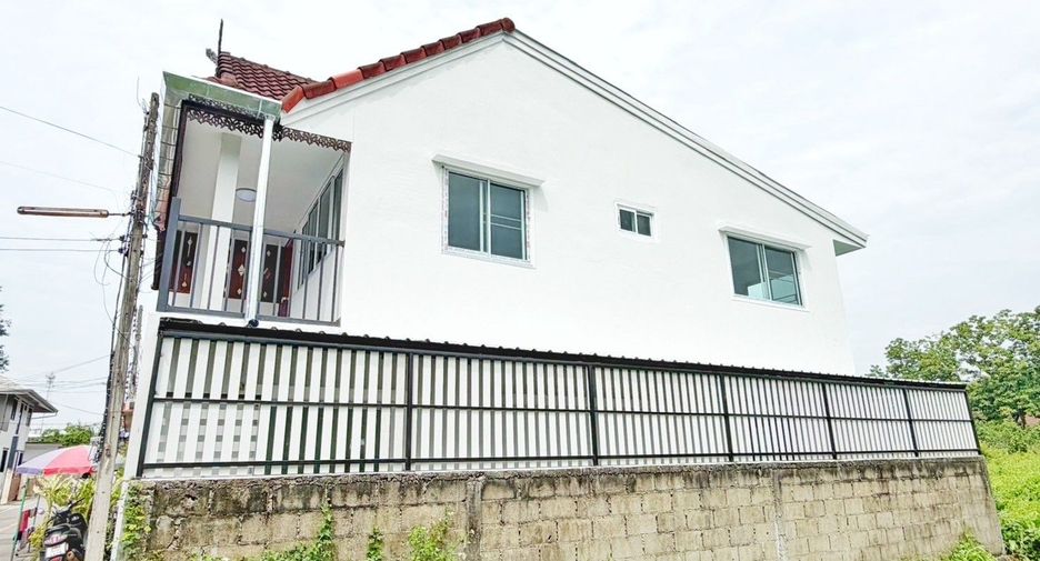 For sale 2 bedrooms townhouse in San Kamphaeng, Chiang Mai