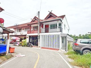 For sale 2 bedrooms townhouse in San Kamphaeng, Chiang Mai