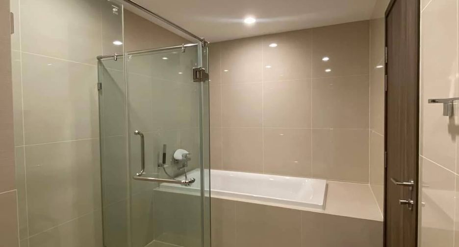 For rent 2 bedrooms condo in Bang Na, Bangkok