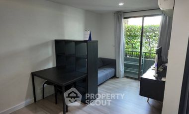 For rent 2 bedrooms condo in Huai Khwang, Bangkok
