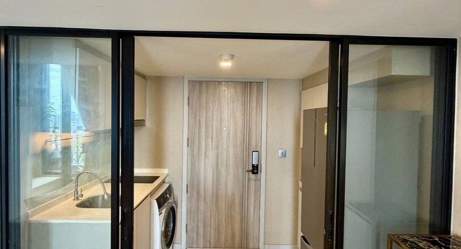 For sale 1 Beds condo in Sathon, Bangkok