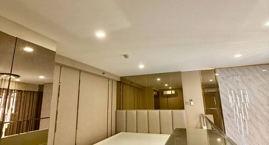 For sale 1 Beds condo in Sathon, Bangkok