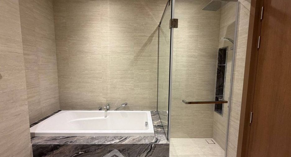 For sale 2 bedrooms condo in Phaya Thai, Bangkok