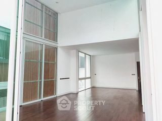 À vendre 4 chambres maison à Taling Chan, Bangkok