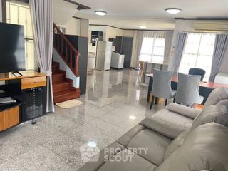 À louer et à vendre 3 chambres maison à Si Racha, Chonburi