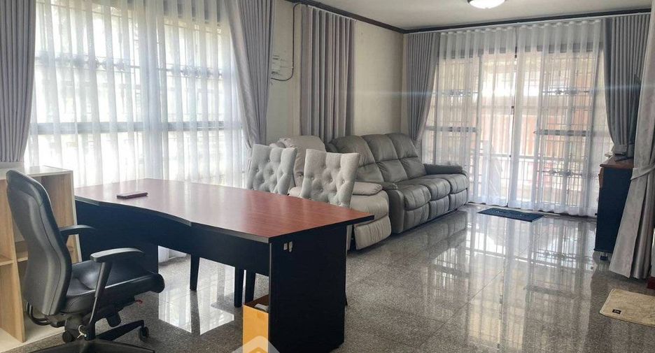À louer et à vendre 3 chambres maison à Si Racha, Chonburi