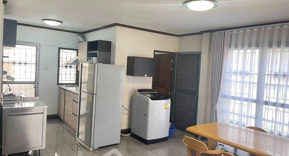 À louer et à vendre 3 chambres maison à Si Racha, Chonburi