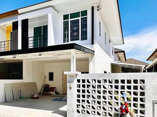À vendre 3 chambres maison à Si Racha, Chonburi
