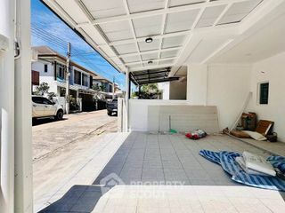 À vendre 3 chambres maison à Si Racha, Chonburi