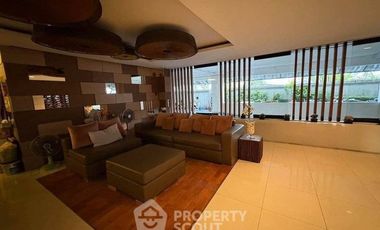 For sale 2 bedrooms condo in Dusit, Bangkok