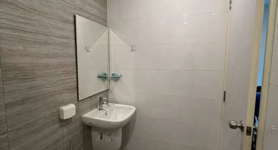 For rent 1 bed condo in Mueang Samut Prakan, Samut Prakan
