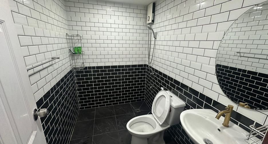 For rent 2 ベッドルーム condo in Yan Nawa, Bangkok