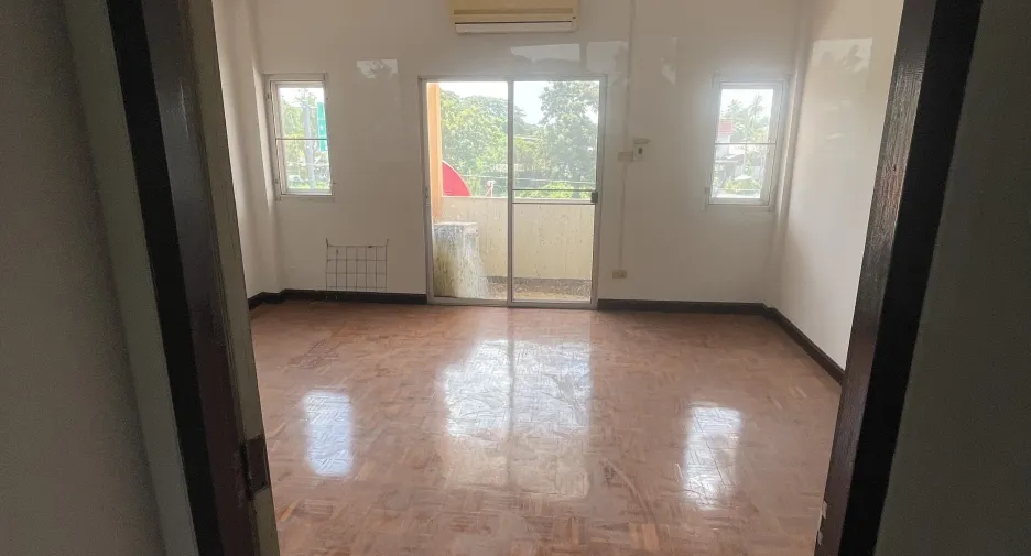 For sale 2 bedrooms townhouse in San Kamphaeng, Chiang Mai