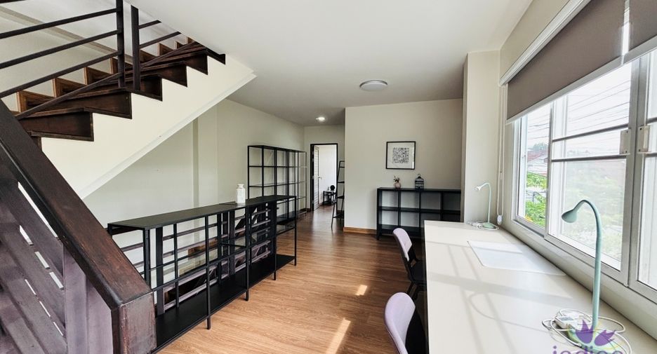 For rent 2 bedrooms retail Space in Mueang Chiang Mai, Chiang Mai