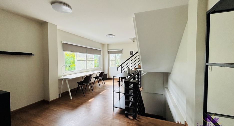 For rent 2 bedrooms retail Space in Mueang Chiang Mai, Chiang Mai