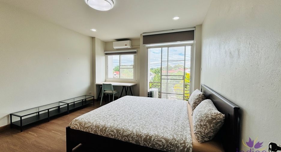 For rent 2 bedrooms retail Space in Mueang Chiang Mai, Chiang Mai