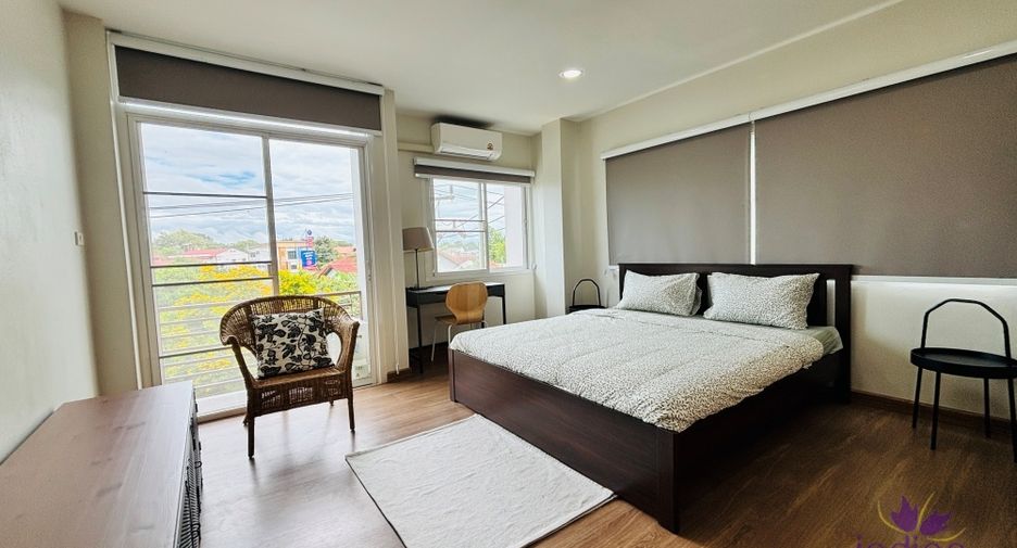 For rent 2 bedrooms retail Space in Mueang Chiang Mai, Chiang Mai