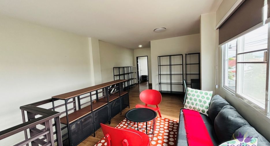 For rent 2 bedrooms retail Space in Mueang Chiang Mai, Chiang Mai