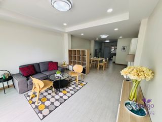 For rent 2 bedrooms retail Space in Mueang Chiang Mai, Chiang Mai