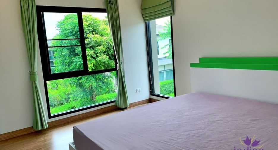 For sale 4 bedrooms house in San Kamphaeng, Chiang Mai