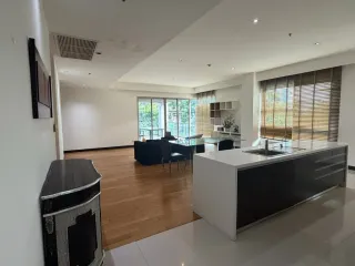 À vendre 3 chambres condo à Yan Nawa, Bangkok