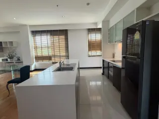 À vendre 3 chambres condo à Yan Nawa, Bangkok