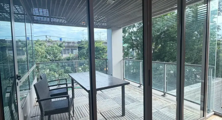 À vendre 3 chambres condo à Yan Nawa, Bangkok