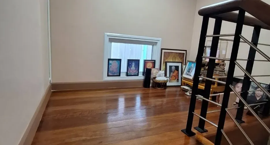 Haus zum Kauf mit 8 Zimmer in Lat Phrao, Bangkok