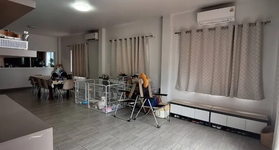 Haus zum Kauf mit 8 Zimmer in Lat Phrao, Bangkok