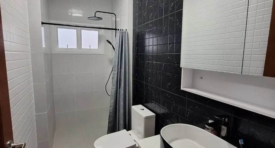Haus zum Kauf mit 8 Zimmer in Lat Phrao, Bangkok