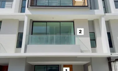 For rent 3 bedrooms house in Saphan Sung, Bangkok