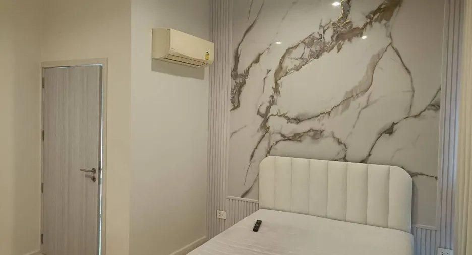 For rent 3 bedrooms house in Saphan Sung, Bangkok