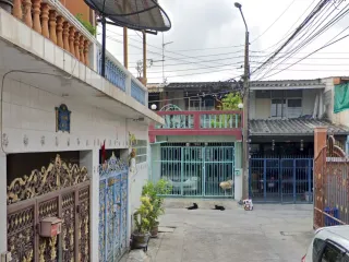 出售 4 卧室 联排别墅 在 Mueang Samut Prakan, Samut Prakan