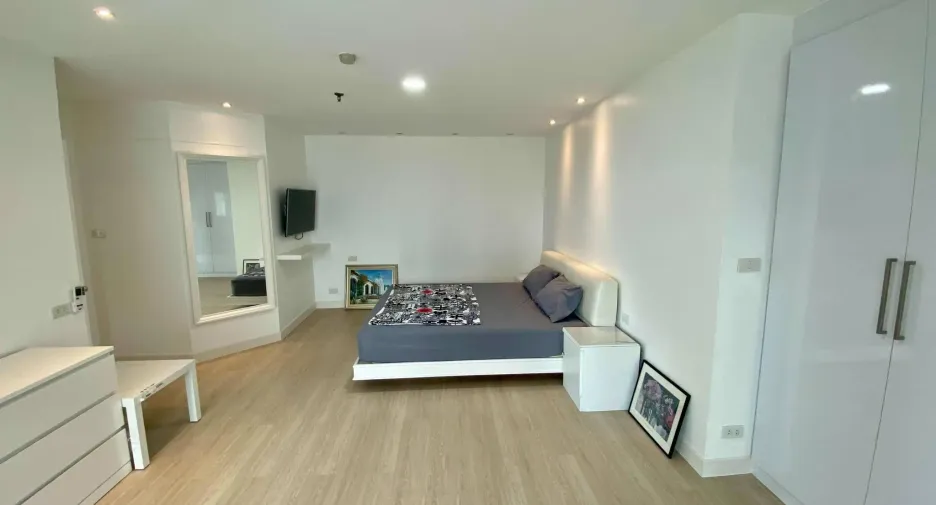 Wohnung zur Miete mit 3 Zimmer in Watthana, Bangkok