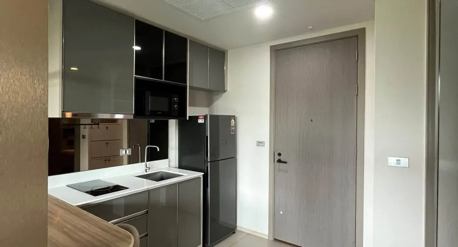 For rent 1 bed condo in Phaya Thai, Bangkok